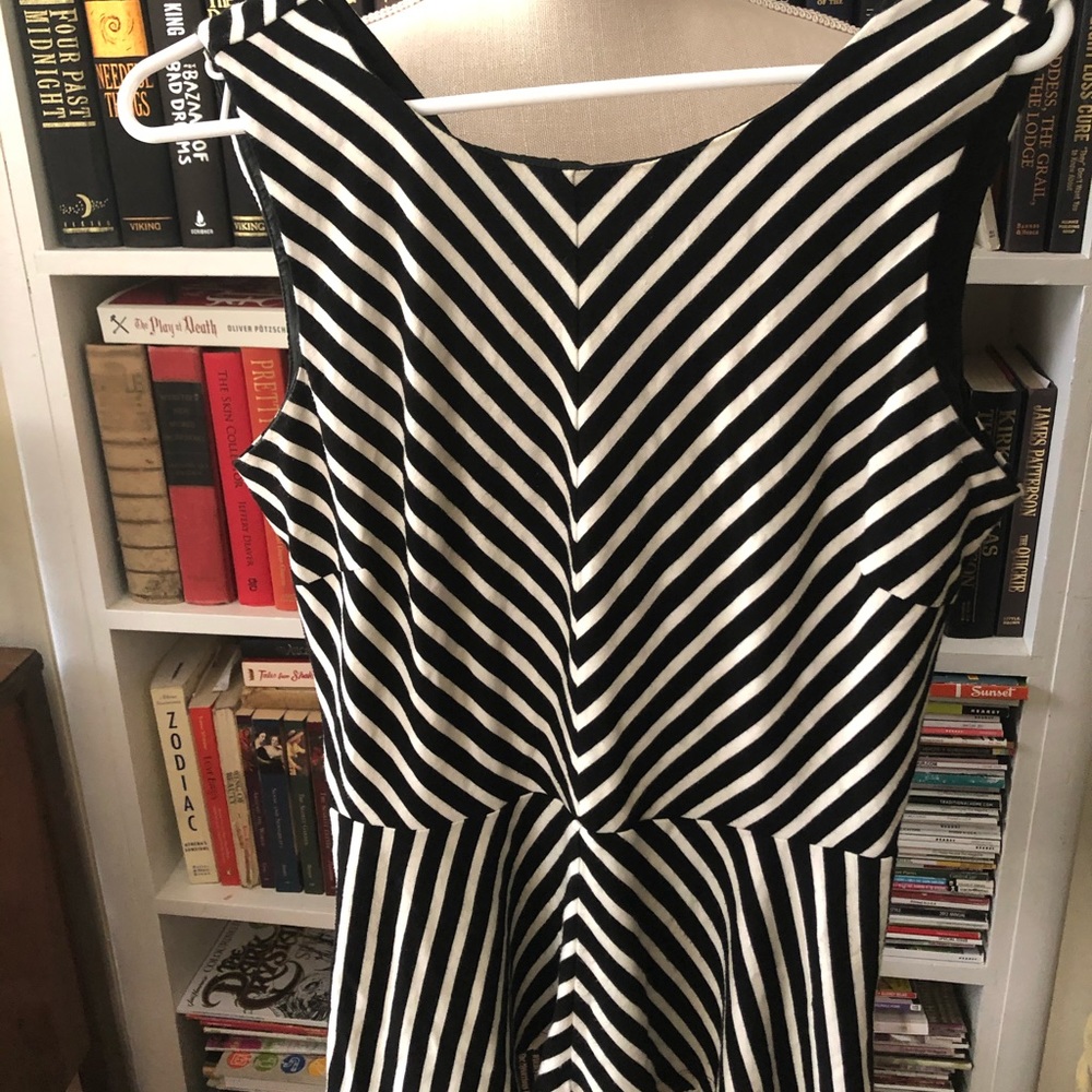 Banana Republic size 6 peplum top